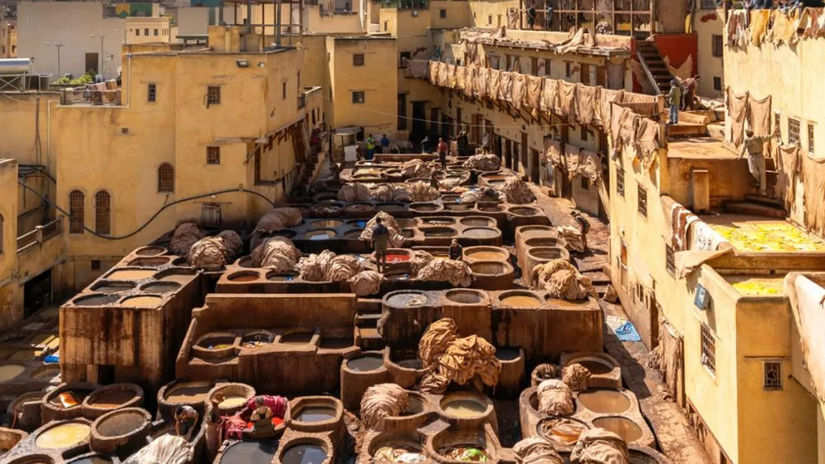 Marrakech to Fès by car: motorway, driving time and stops